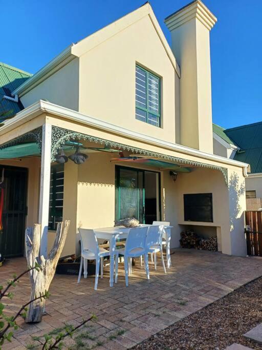 Sunshine Haven Holiday home *